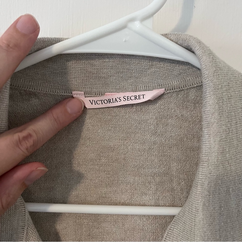 Victoria’s Secret Loungewear Luxe Cream Knit Button Up Pajama Shirt Driftwood M - Picture 4 of 10